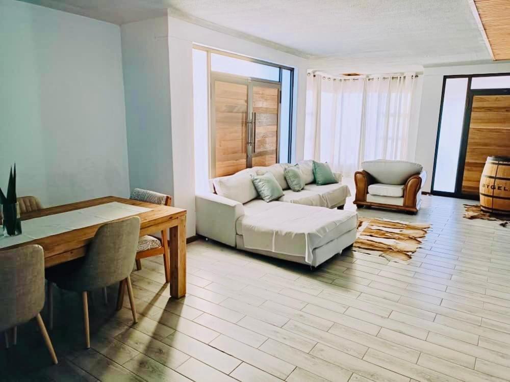 Northern Oasis Hotell Oshakati Exteriör bild
